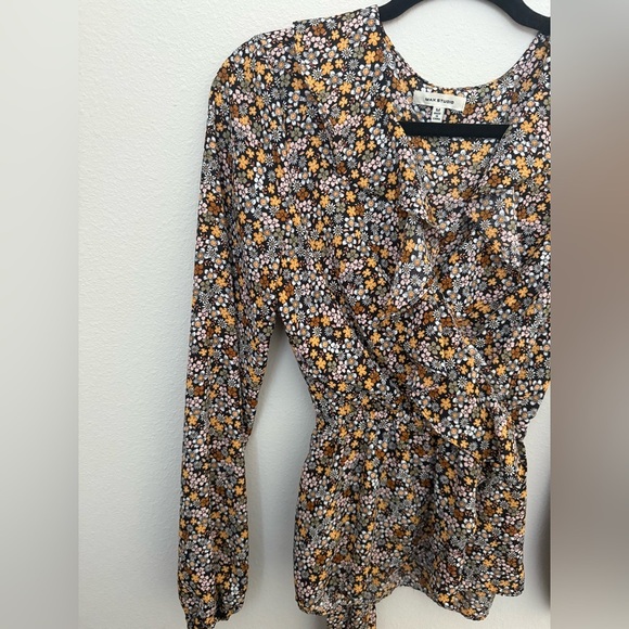 Max Studio Ruffled Peplum Floral Wrap Blouse with Scalloped Collar Medium - Picture 3 of 7